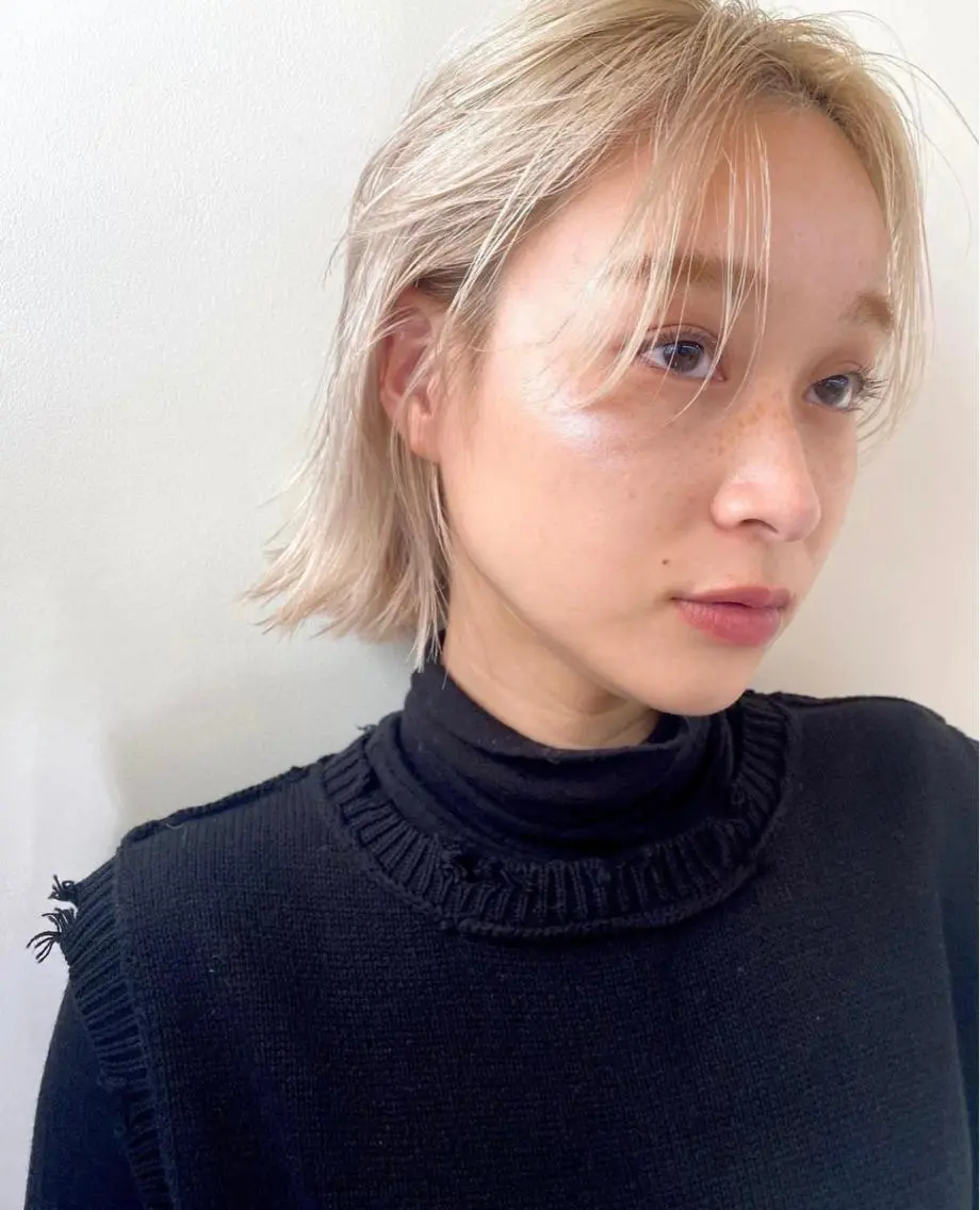 ショート カラー くびれレイヤー/艶 カラー　MADOKAのヘアスタイル
