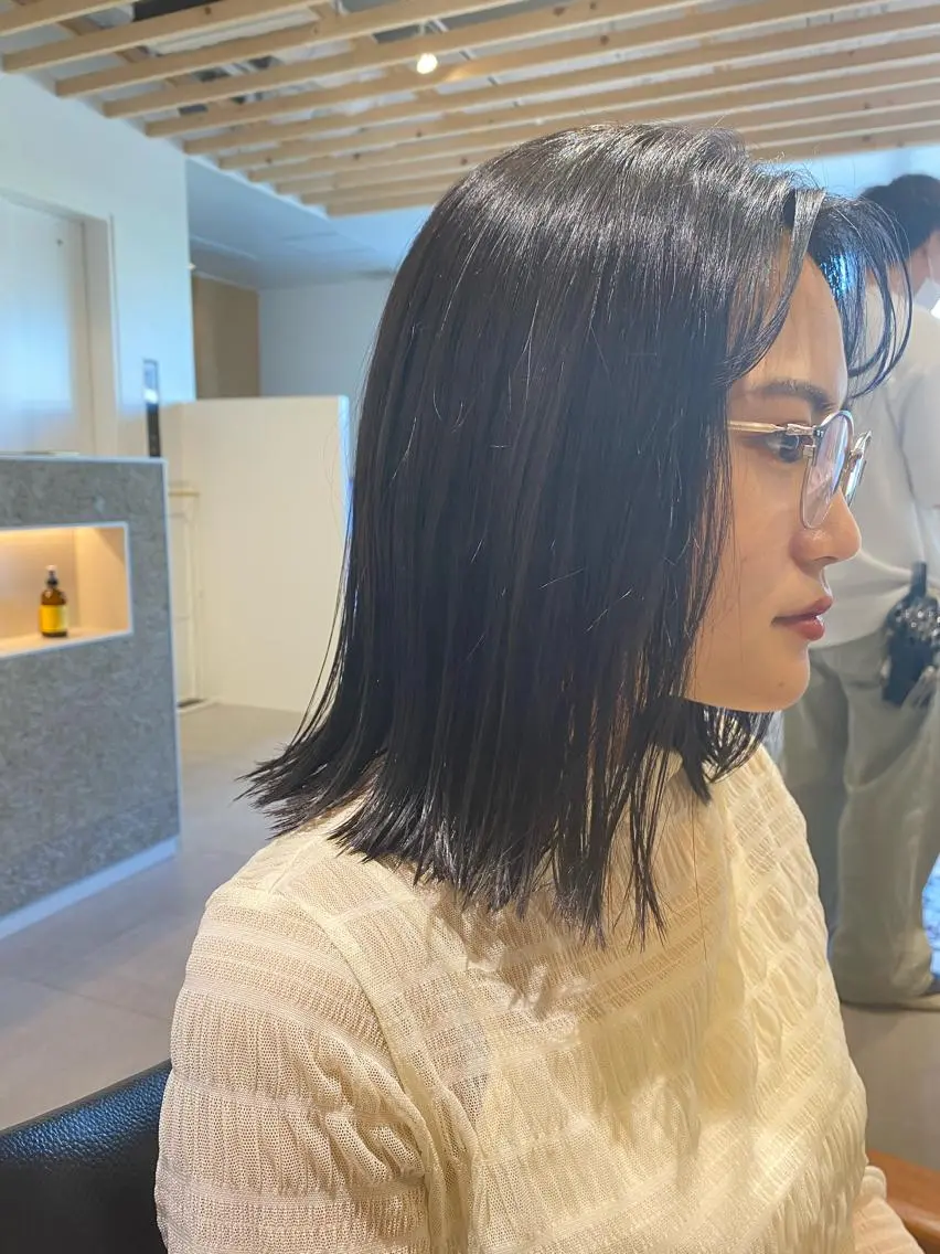 ミディアム カラー ダークグレー ダークグレージュ グレージュ カット ヘアカラー three.大手前 田井 綾乃のヘアスタイル
