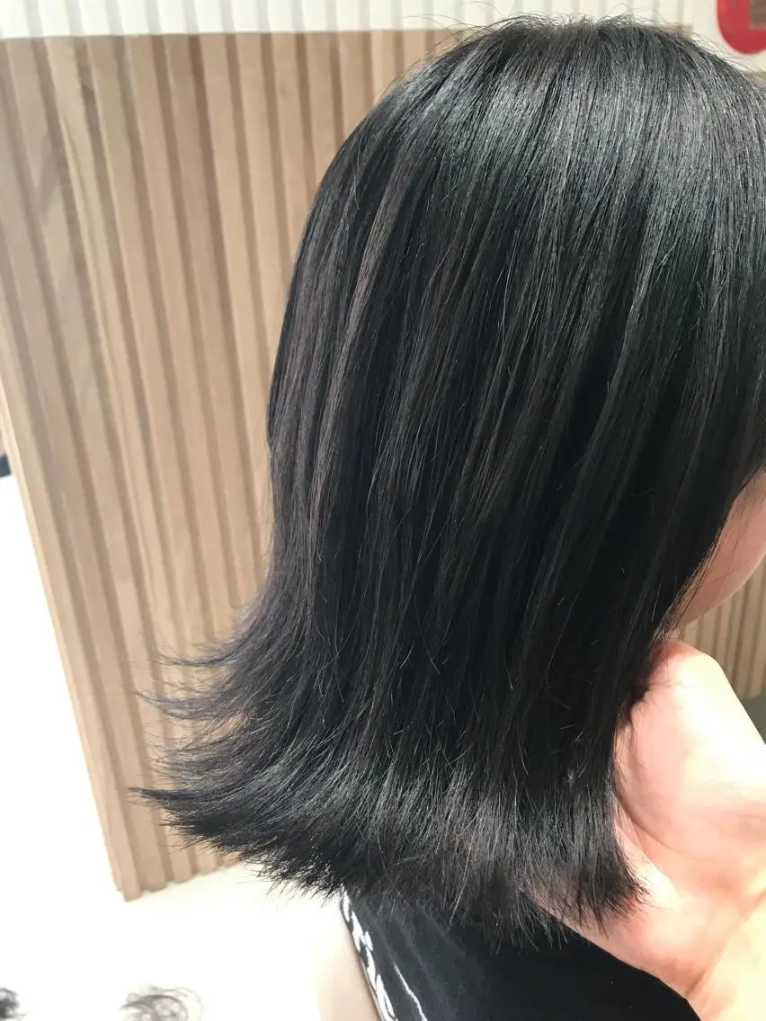 ミディアム カラー グレージュ 外ハネヘア カット ヘアカラー トリートメント 谷合 貴志のヘアスタイル