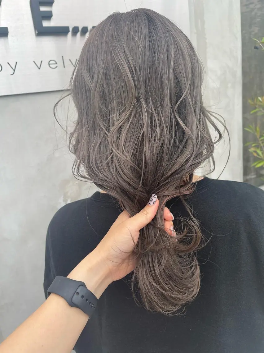 セミロング カラー イヤリングカラー グレージュ ピンクカラー ダブルカラー /まつ毛パーマ🎀のヘアスタイル