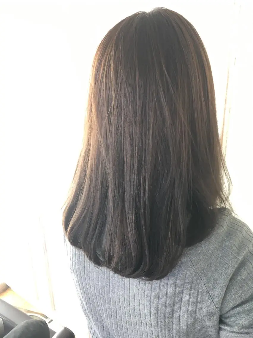 ミディアム カラー グレージュ 上田 ヒロツグのヘアスタイル