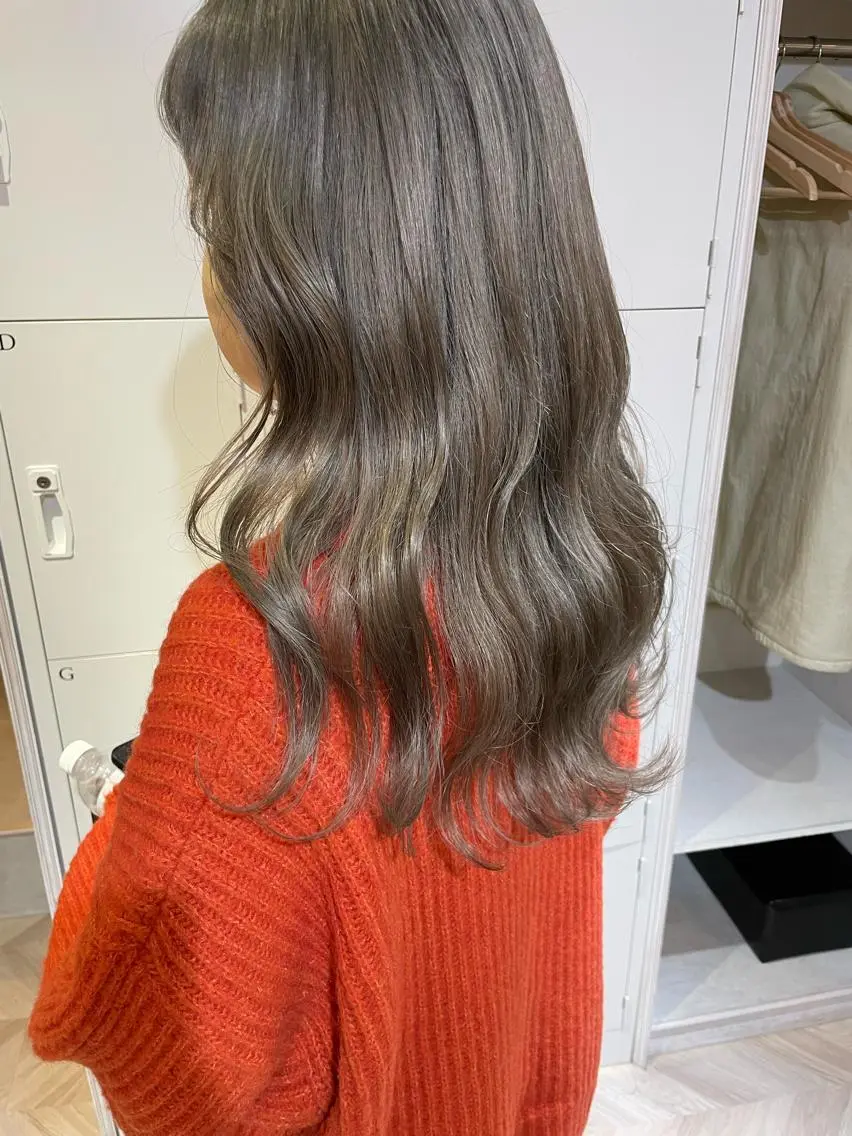 セミロング カラー akane .のヘアスタイル