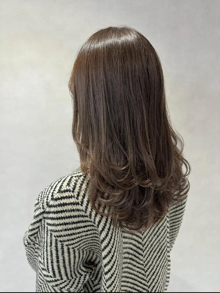 ロング カラー ヘアアレンジ ブリーチ 透明感カラー ダブルカラー ブリーチなしカラー 顔まわりレイヤー カット ヘアカラー トリートメント 大人レイヤー& 透明感カラー💄のヘアスタイル