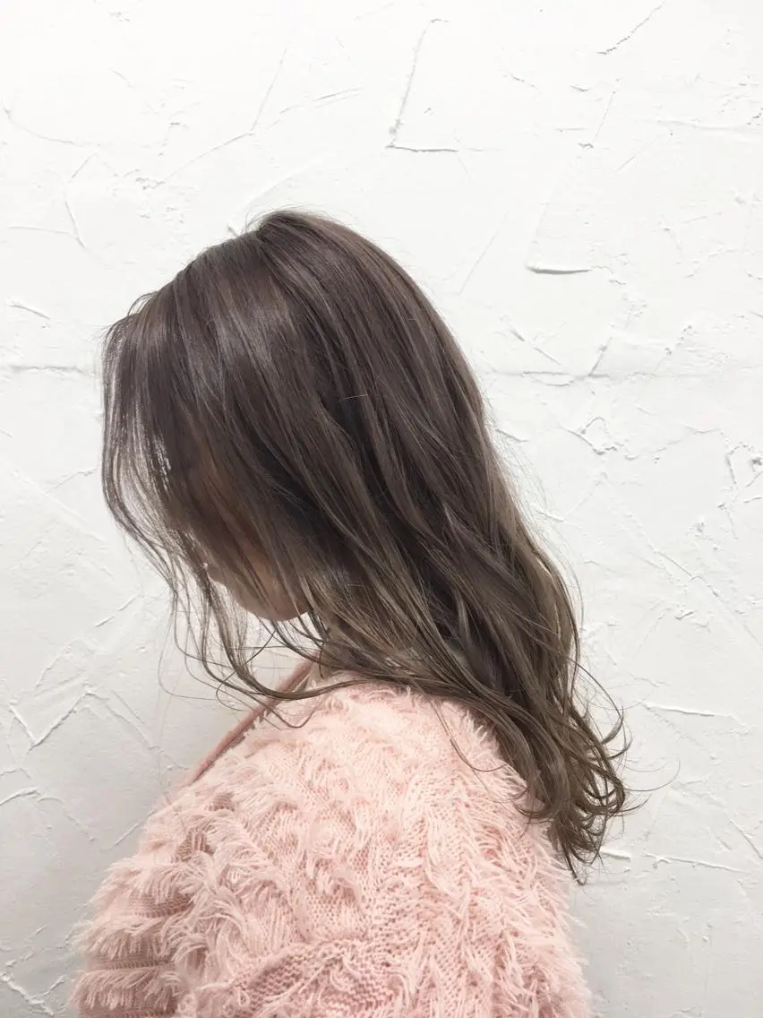 セミロング カラー アッシュ アッシュグレー 脱!黒髪 ダブルカラー【上野】のヘアスタイル