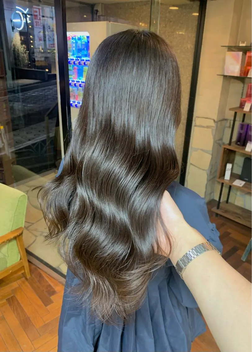 セミロング カラー ベージュカラー オリーブベージュ カット ヘアカラー トリートメント 矢野 晃平のヘアスタイル