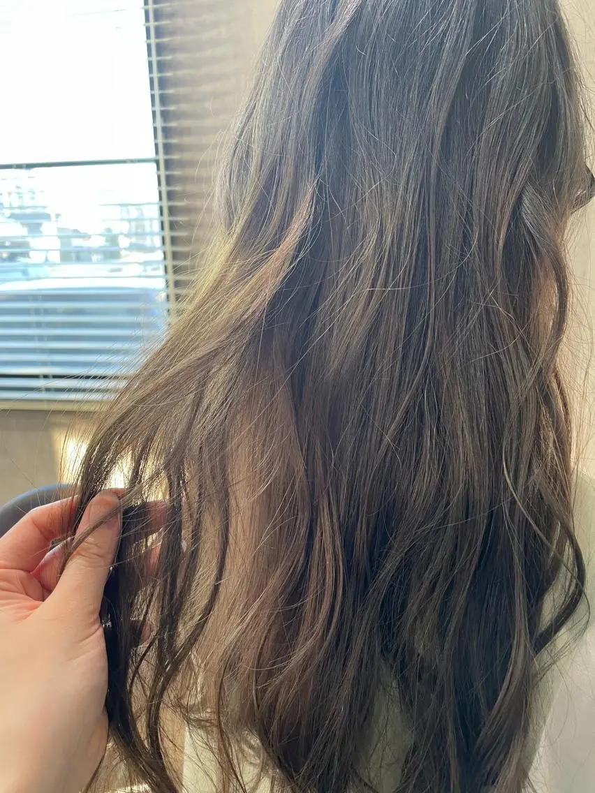 ロング カラー ブリーチ グラデーションカラー 山本 琴乃🦭のヘアスタイル