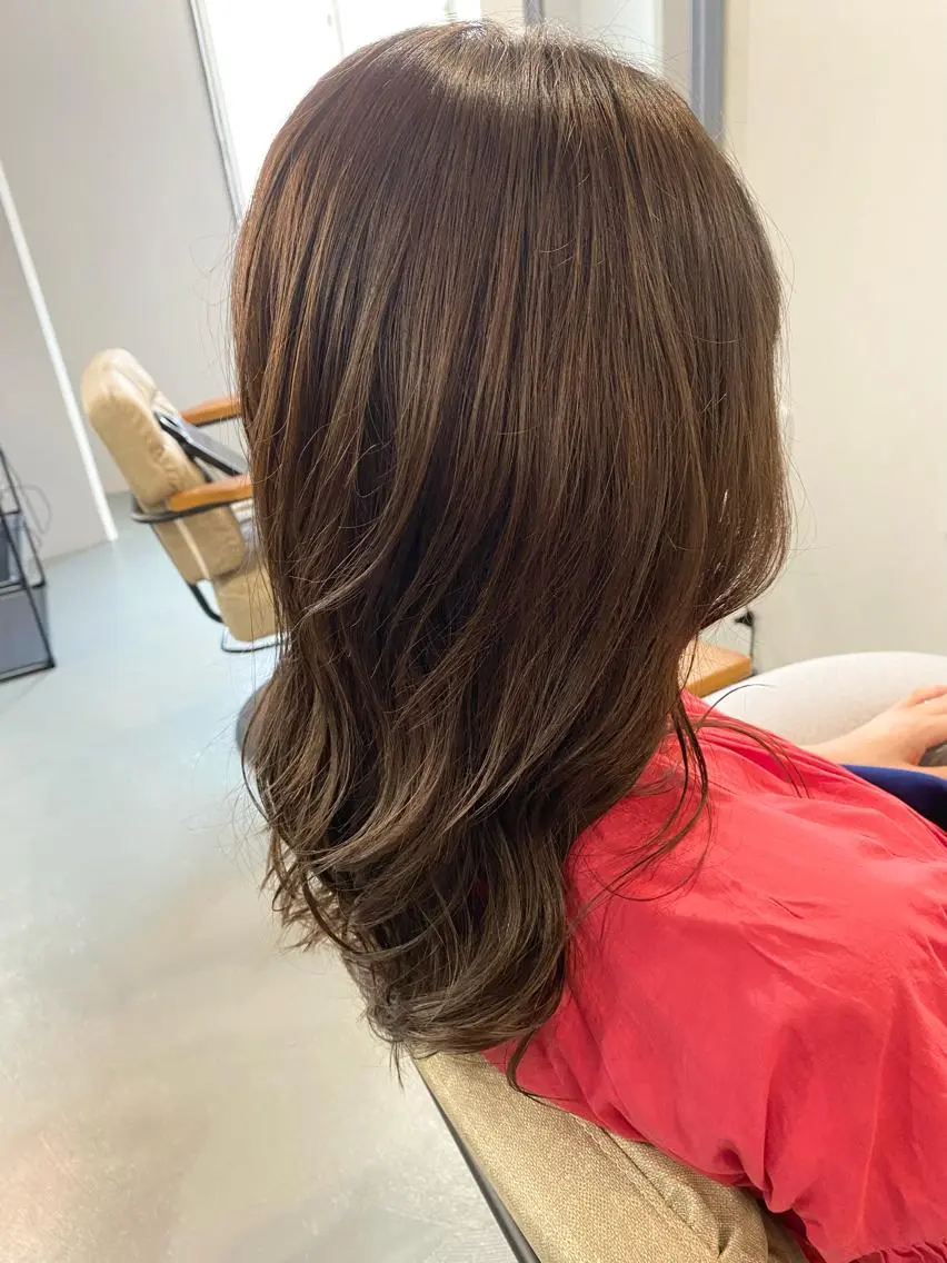 ロング 川尻 詩織のヘアスタイル