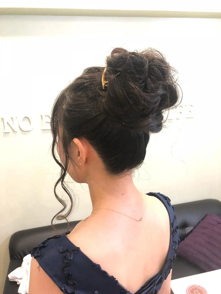 ロング ヘアアレンジ お団子ヘア ヘアセット 小顔美肌&ヘアメイク 丸山紗來のその他イメージ