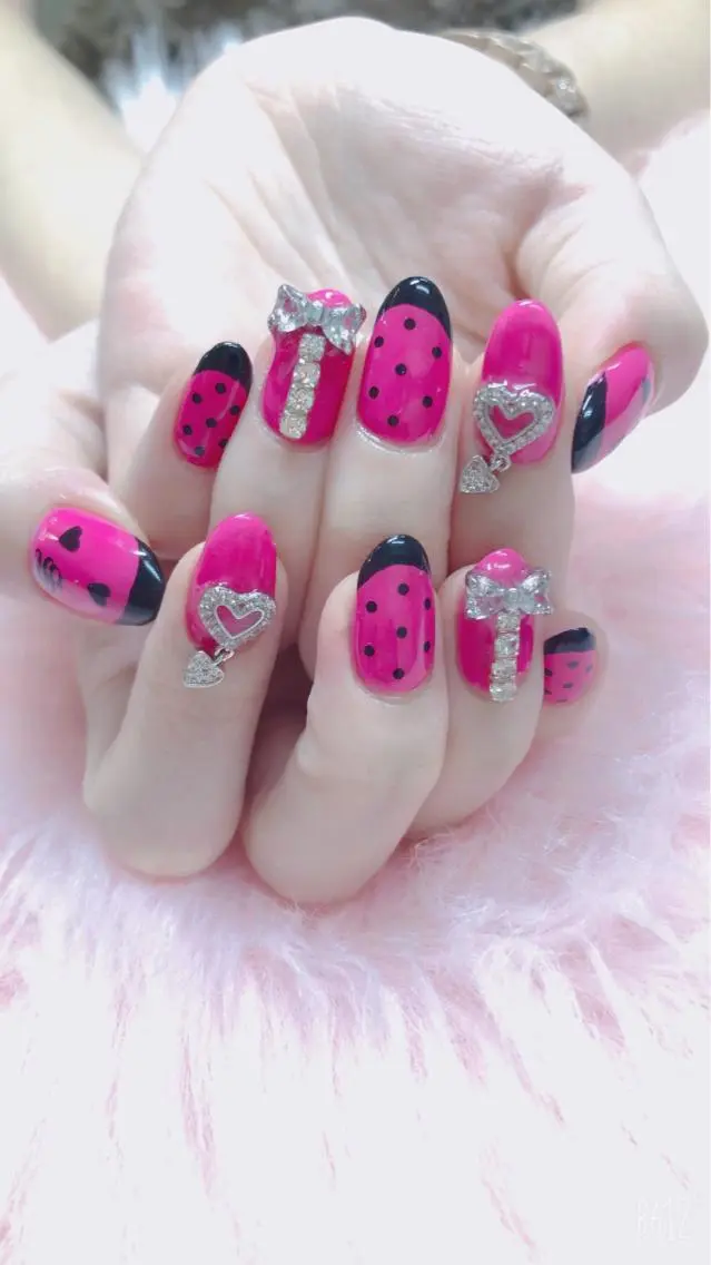 ネイル ドット フレンチネイル リボン ハンドネイル MoonNail ユリ🌸のネイルデザイン