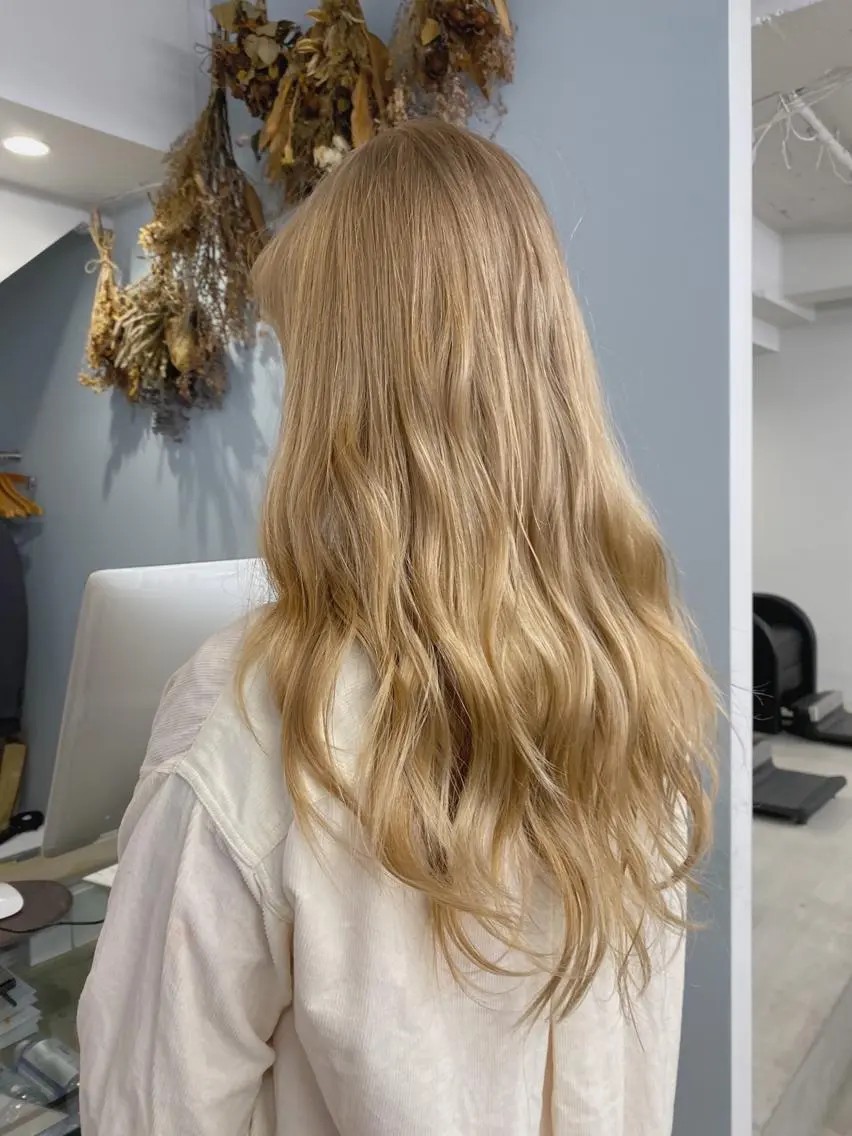 ロング カラー ヘアアレンジ Flamme Annaのヘアスタイル