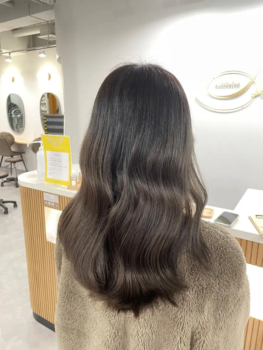 セミロング カラー SHIAN橋本店 おぐちまほのヘアスタイル
