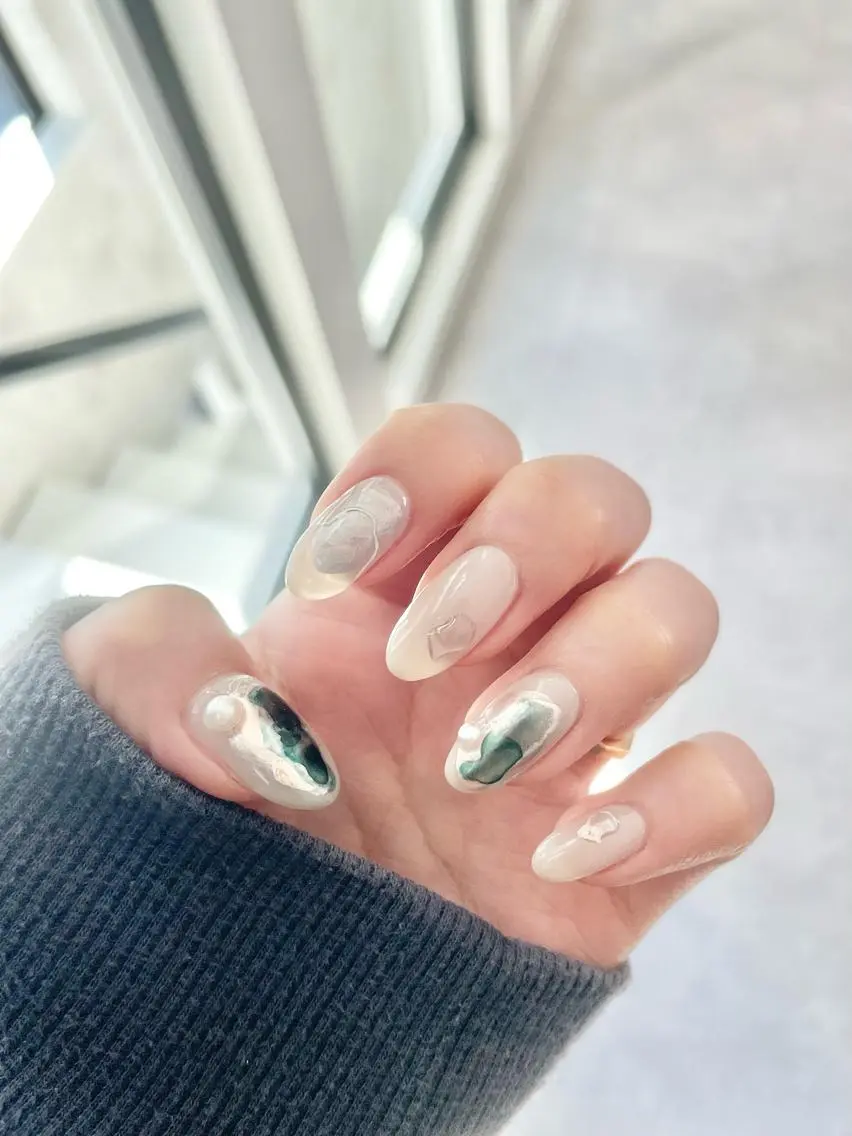 ネイル アニマル柄 マグネットネイル ミラーネイル ニュアンスネイル ワンカラーネイル ハンドネイル amati_nail TAKAKOのネイルデザイン