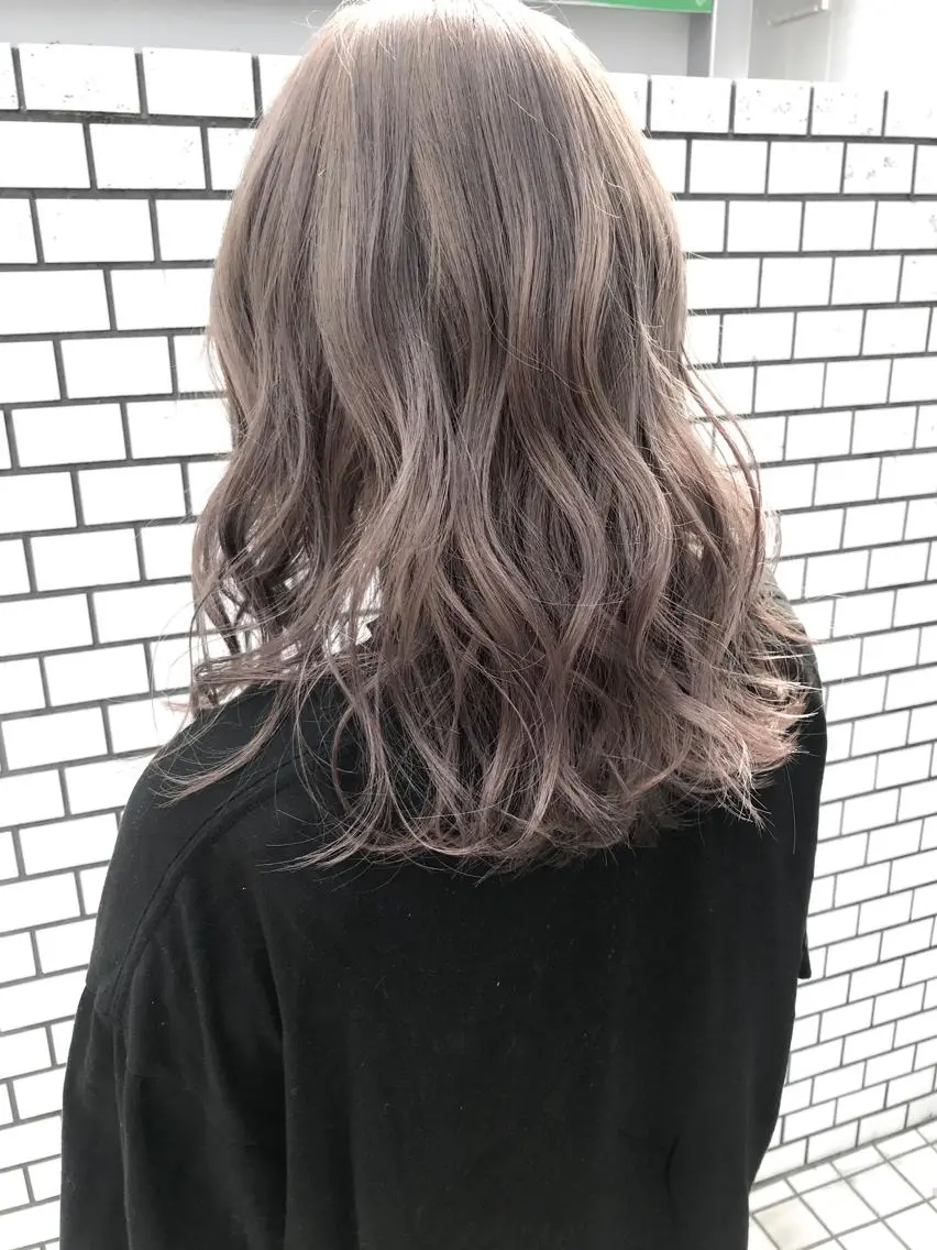 ミディアム カラー ベージュカラー ミルクティーベージュ 盛れる顔周りカット ♥️韓国ヘア"ちぇるのヘアスタイル
