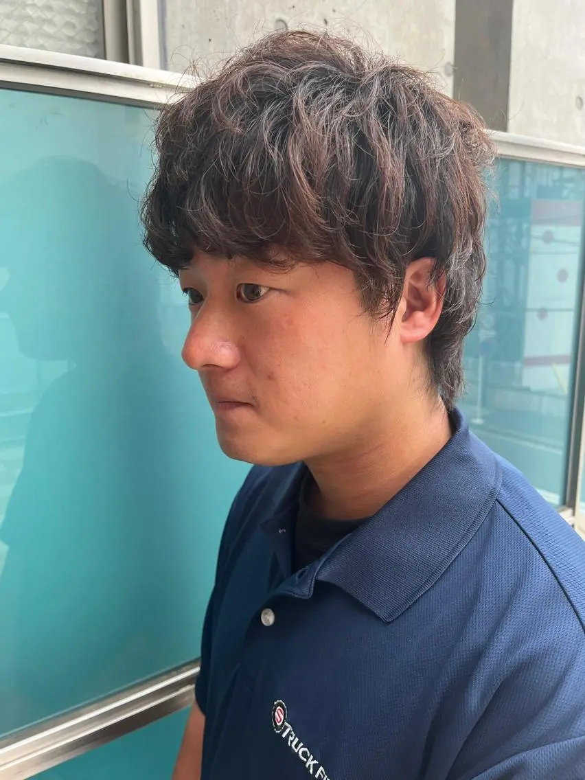 ミディアム カラー パーマ ヘアアレンジ メンズ ネイル マツエク・マツパ アイブロウ ミディアムパーマ メンズパーマ ブラウンカラー ケアカラー 透明感カラー 久木原 ゆりのヘアスタイル
