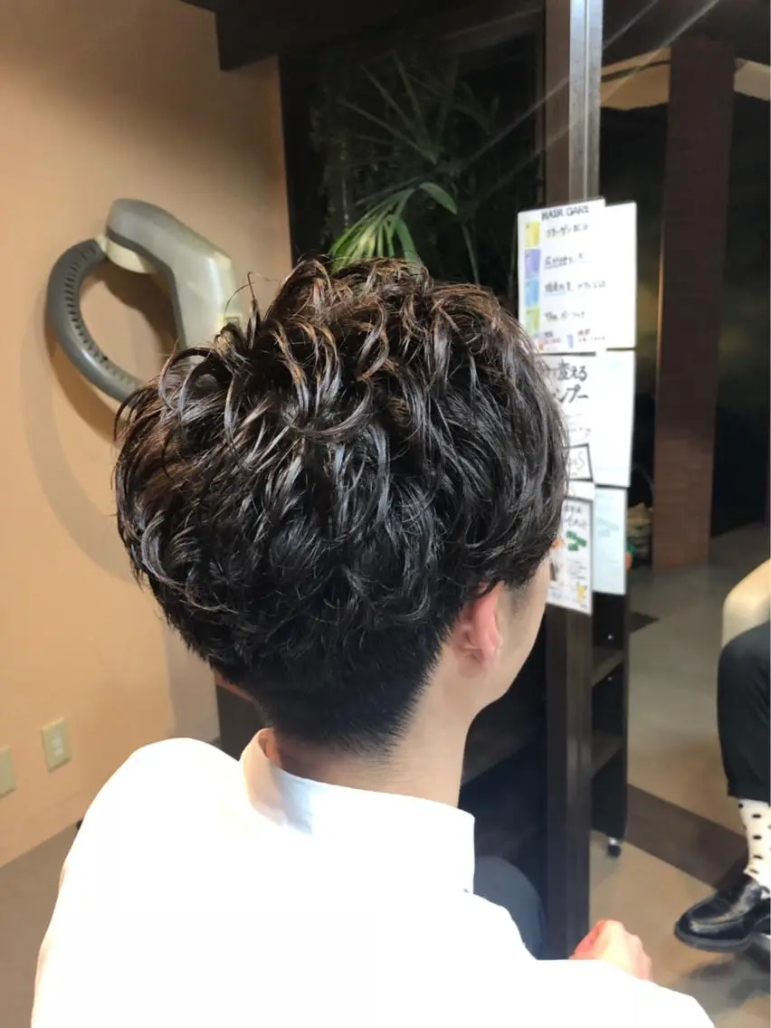 ショート パーマ メンズ ❣️大人色気レイヤー 美髪縮毛 金山❣️のヘアスタイル