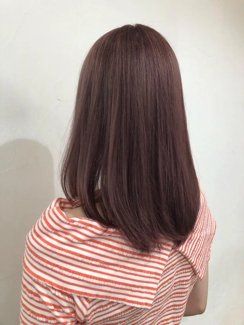 ミディアム カラー 下池 紗加のヘアスタイル