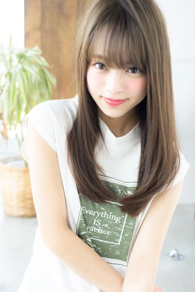 ロング おしゃれ染めで白髪を 染める/山口玲緒奈のヘアスタイル
