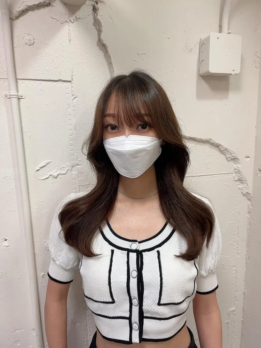 セミロング くびれヘア 韓国ヘア レイヤーカットのヘアスタイル