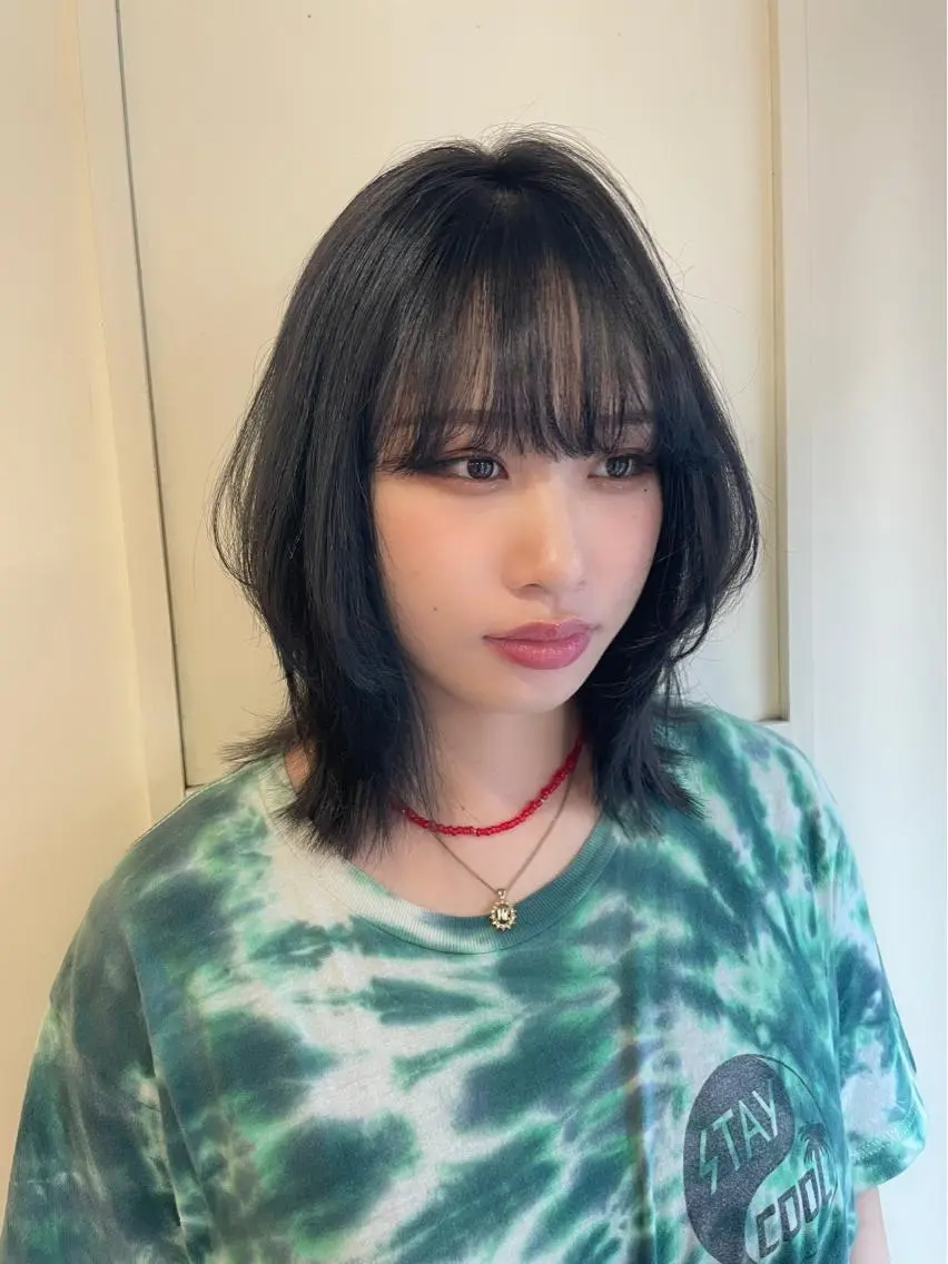 ミディアム カラー ヘアアレンジ 顔まわりレイヤー レイヤーカット ウルフカット ARISA 学芸大学/海外ヘアのヘアスタイル