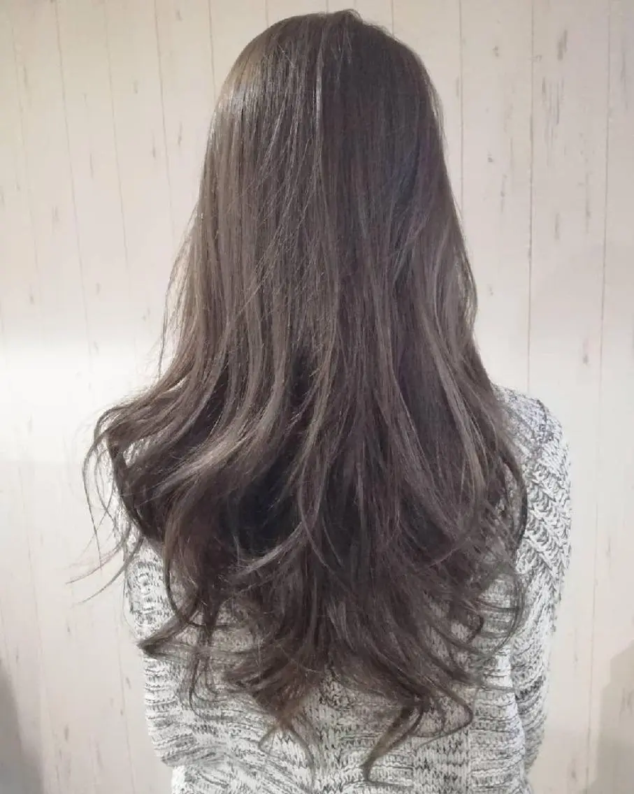 ロング カラー アッシュ アッシュグレー ブリーチ 西川 敏夫のヘアスタイル