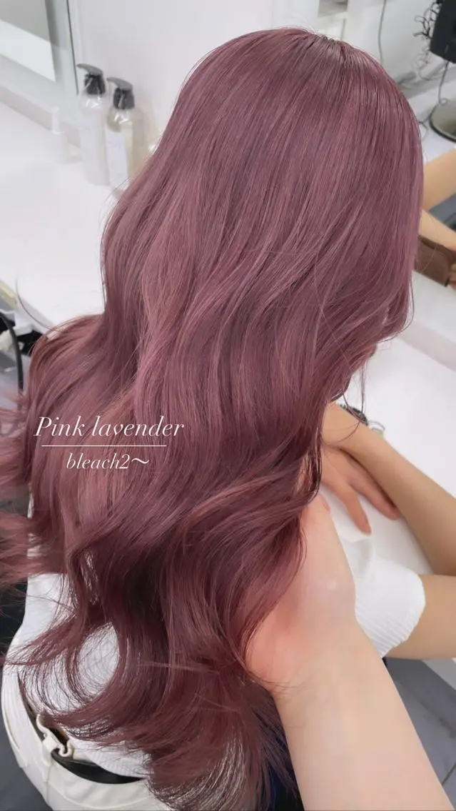 ミディアム カラー 抜け感レイヤー︴ ニュアンスカラーのヘアスタイル