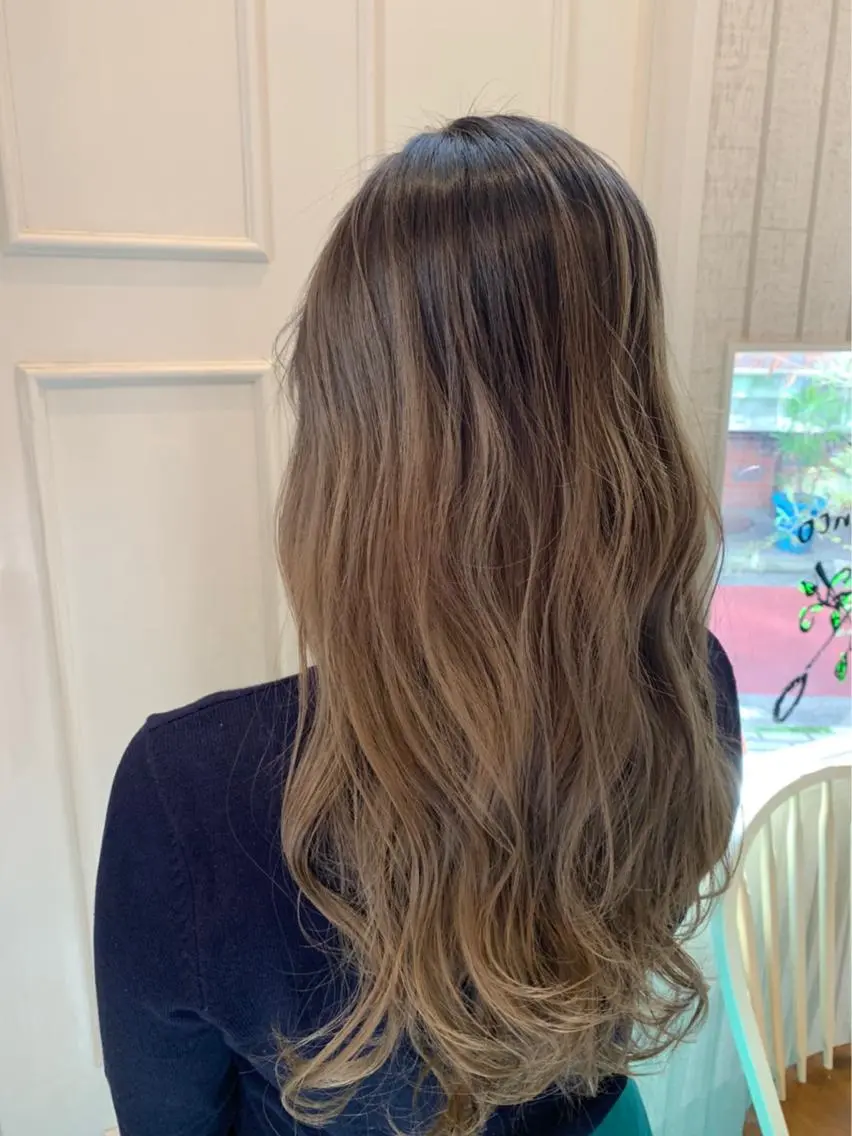 ロング カラー バレイヤージュ ベージュカラー レイヤーカット 🫟Blanco🫟 Color&Careのヘアスタイル