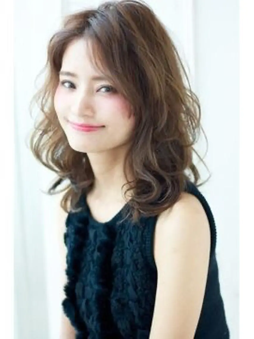 ミディアム カラー パーマ ミディアムパーマ デジタルパーマ 横野 孝志のヘアスタイル