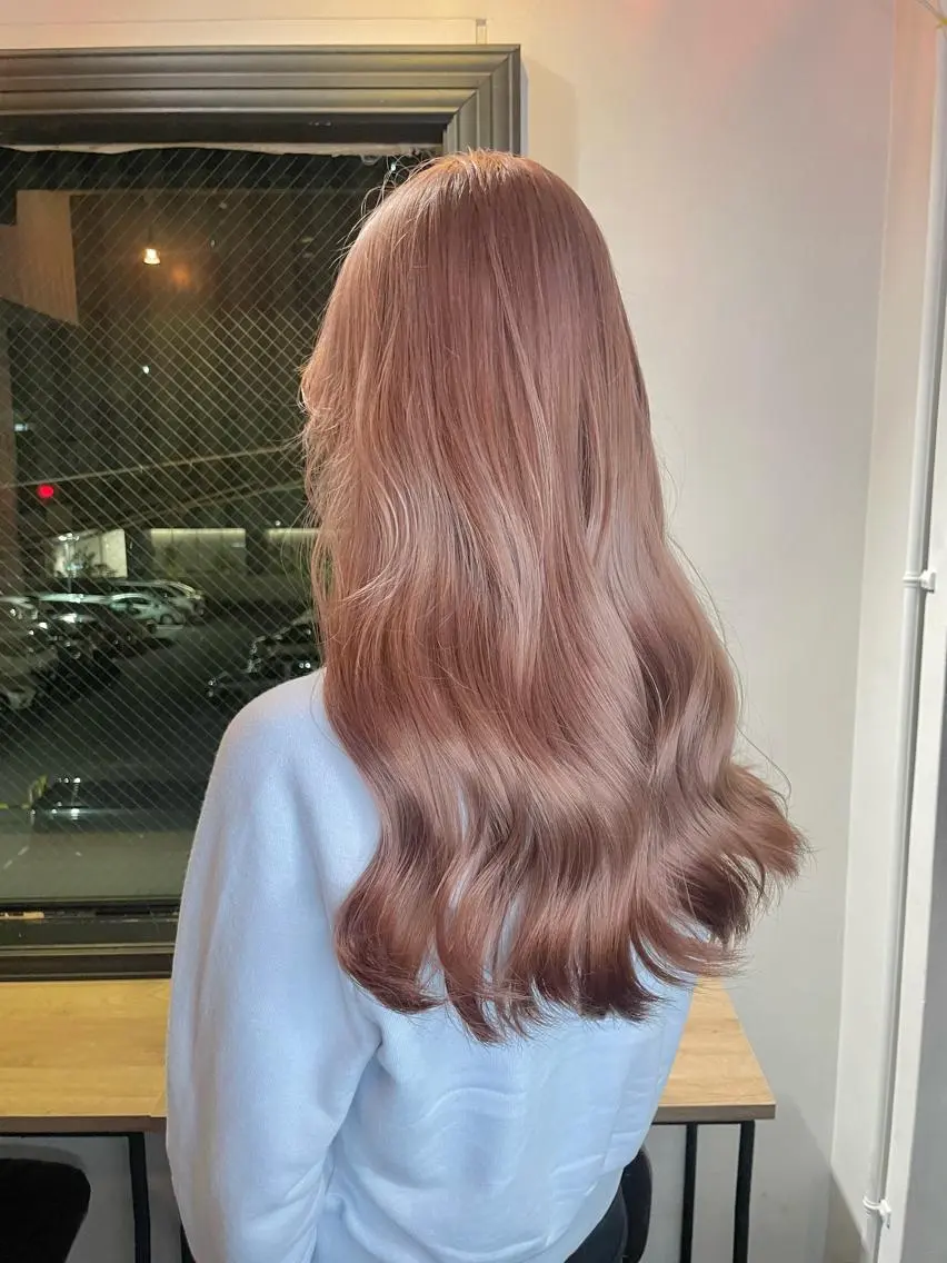 ロング アッシュ ボブ 外国人風カラー ハイライト レイヤーカット 安田和洋 ブリーチカラー特化のヘアスタイル