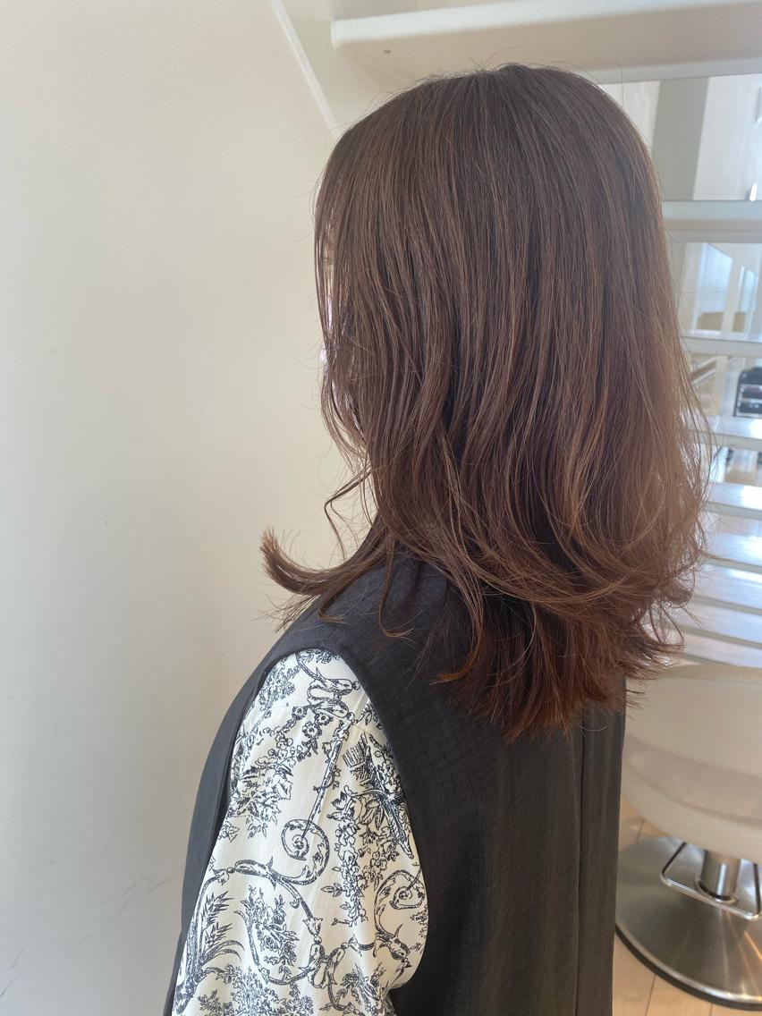 セミロング レイヤーカット 金子 亜里紗のヘアスタイル