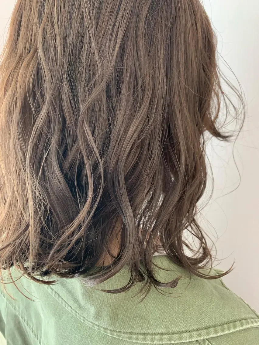 ミディアム カラー 透明感カラー ハイライトカラー ハイライト カット ヘアカラー トリートメント 🌿椿 夢来🌿のヘアスタイル