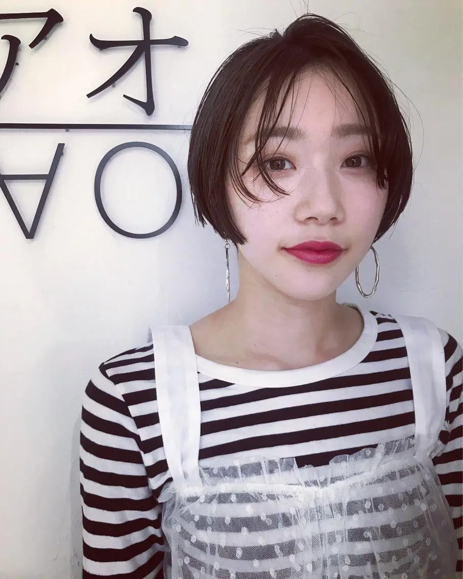 ショート ショートヘア カット ヘアカラー トリートメント 💓パーマ，💗 レイヤーカットのヘアスタイル