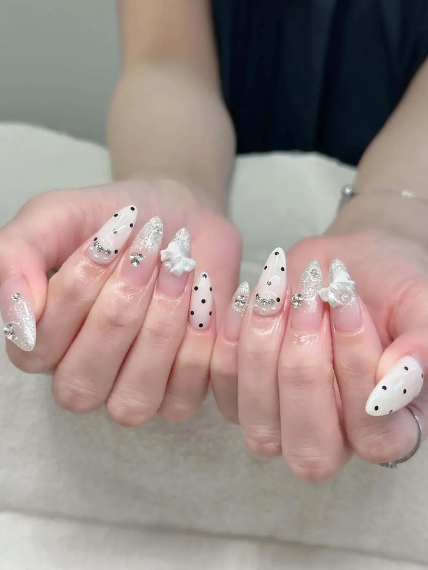 ネイル オーロラネイル ブルー チークネイル 長さ出し フットネイル ハンドネイル NAILS168 池袋西口駅前店のネイルデザイン