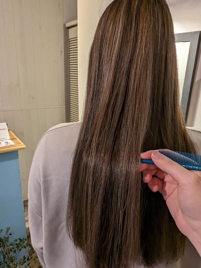 ロング アッシュ アッシュブラウン ハイライト カット ヘアカラー newi 天王寺 masakoのヘアスタイル