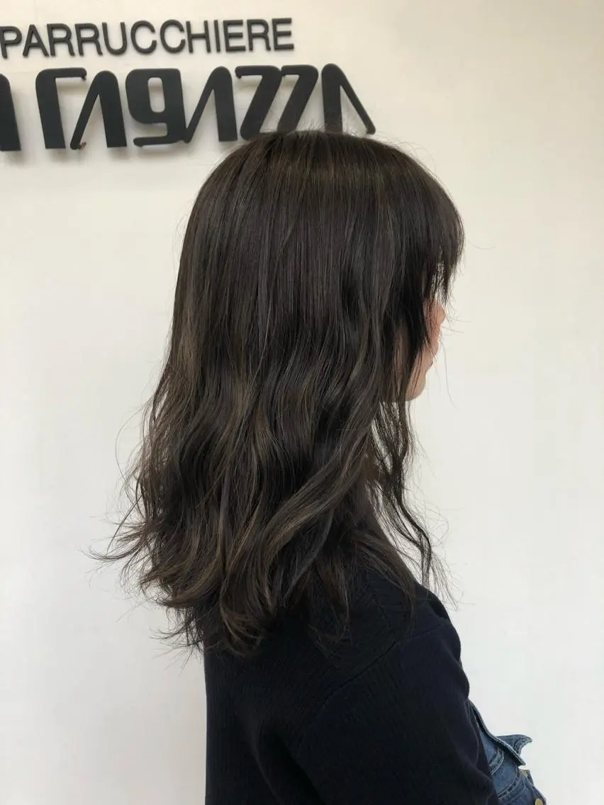 ミディアム カラー グレージュ 東條 克義のヘアスタイル