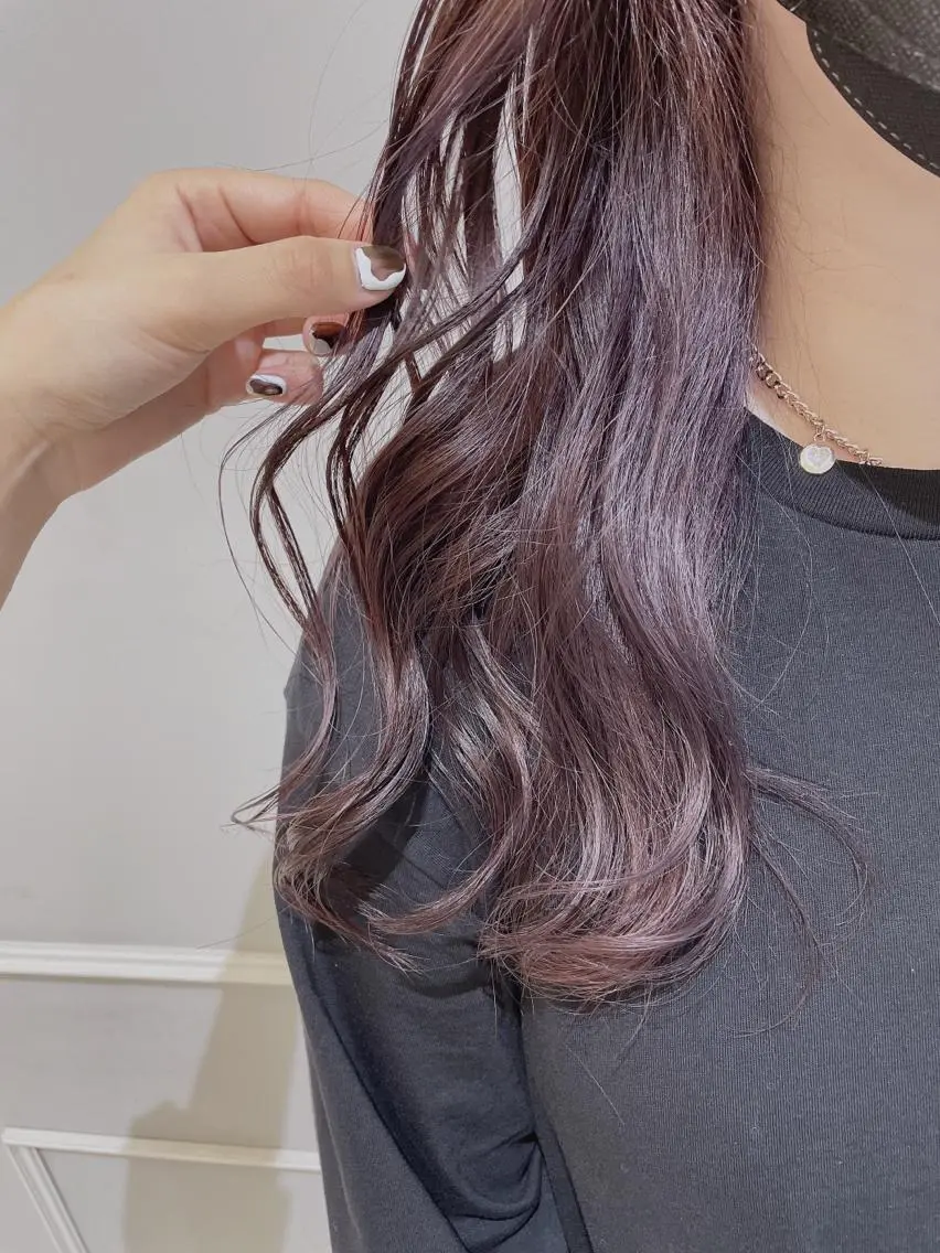 ロング パープルカラー ヘアカラー トリートメント 🦖鶴岡 香純🦖のヘアスタイル
