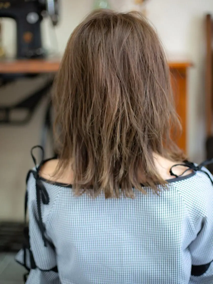 ミディアム カラー 切りっぱなしボブ ベージュカラー ボブ レイヤーカット 小顔カット ヘアカラー トリートメント 福島 浩司のヘアスタイル