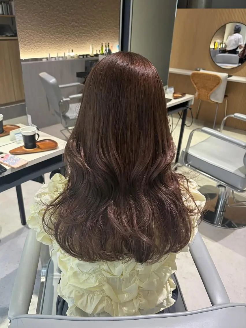 ロング パーマ 髪質改善 レイヤーカット トリートメント しげ ゆりか/透明感 カラー/顔周りカットのヘアスタイル