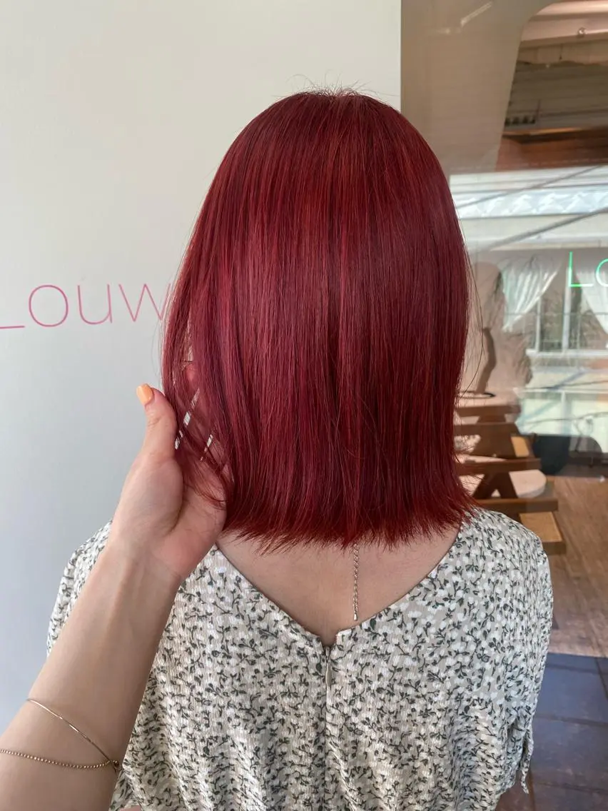 ミディアム カラー ヘアアレンジ ミディアムレイヤー ブラウンカラー レッドカラー レッドブラウン レイヤーカット レイヤー🌟艶カラー 🕊まやのヘアスタイル