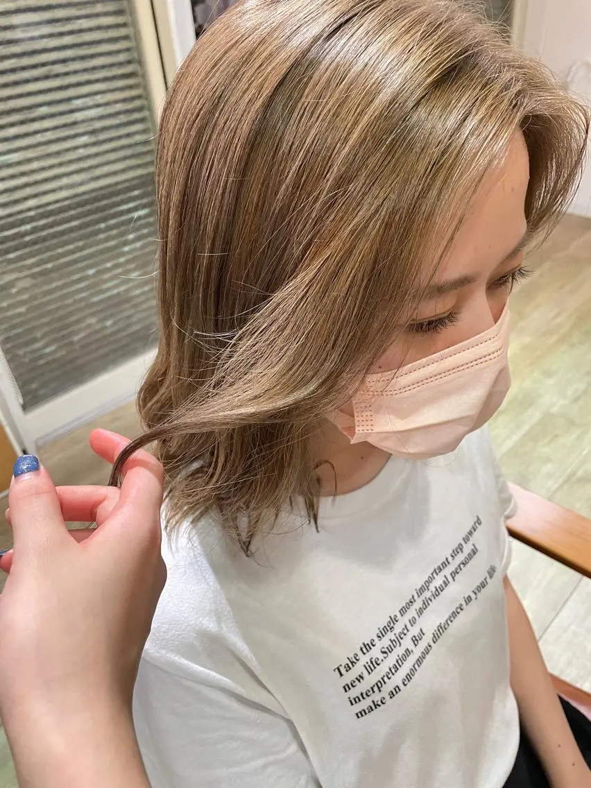 ミディアム カラー カジ エリナのヘアスタイル