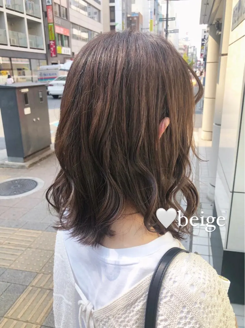 ミディアム カラー ベージュカラー ブリーチ ブリーチなしカラー 艶髪 ♡Tomiyaのヘアスタイル