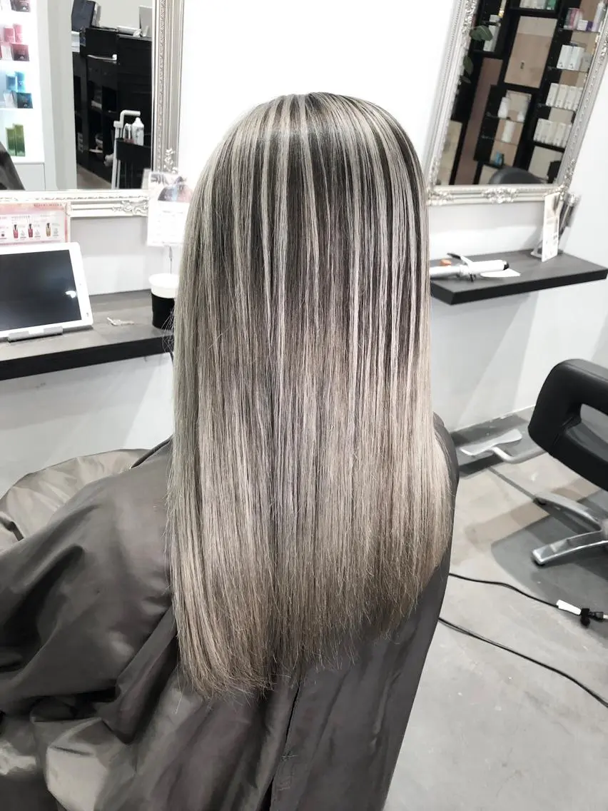 ロング カラー LOOP hairのヘアスタイル