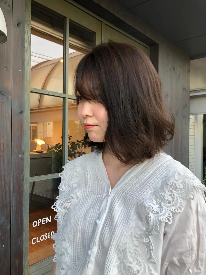 ミディアム カラー ヘアアレンジ ブラウンカラー くすみブラウン 永井 亜実のヘアスタイル