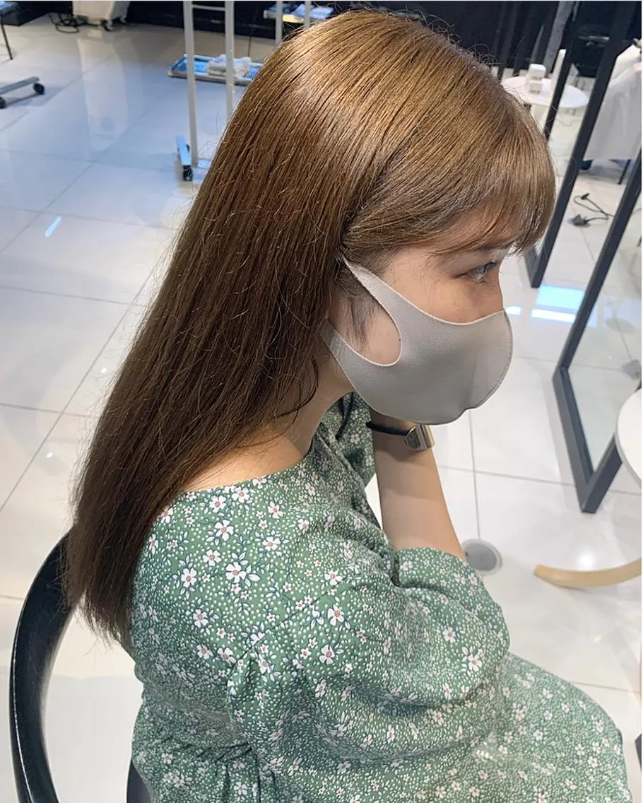 ロング カラー ベージュカラー ブリーチ 透明感カラー ブリーチなしカラー オリーブベージュ ハイトーン🤍 古江 実夢のヘアスタイル