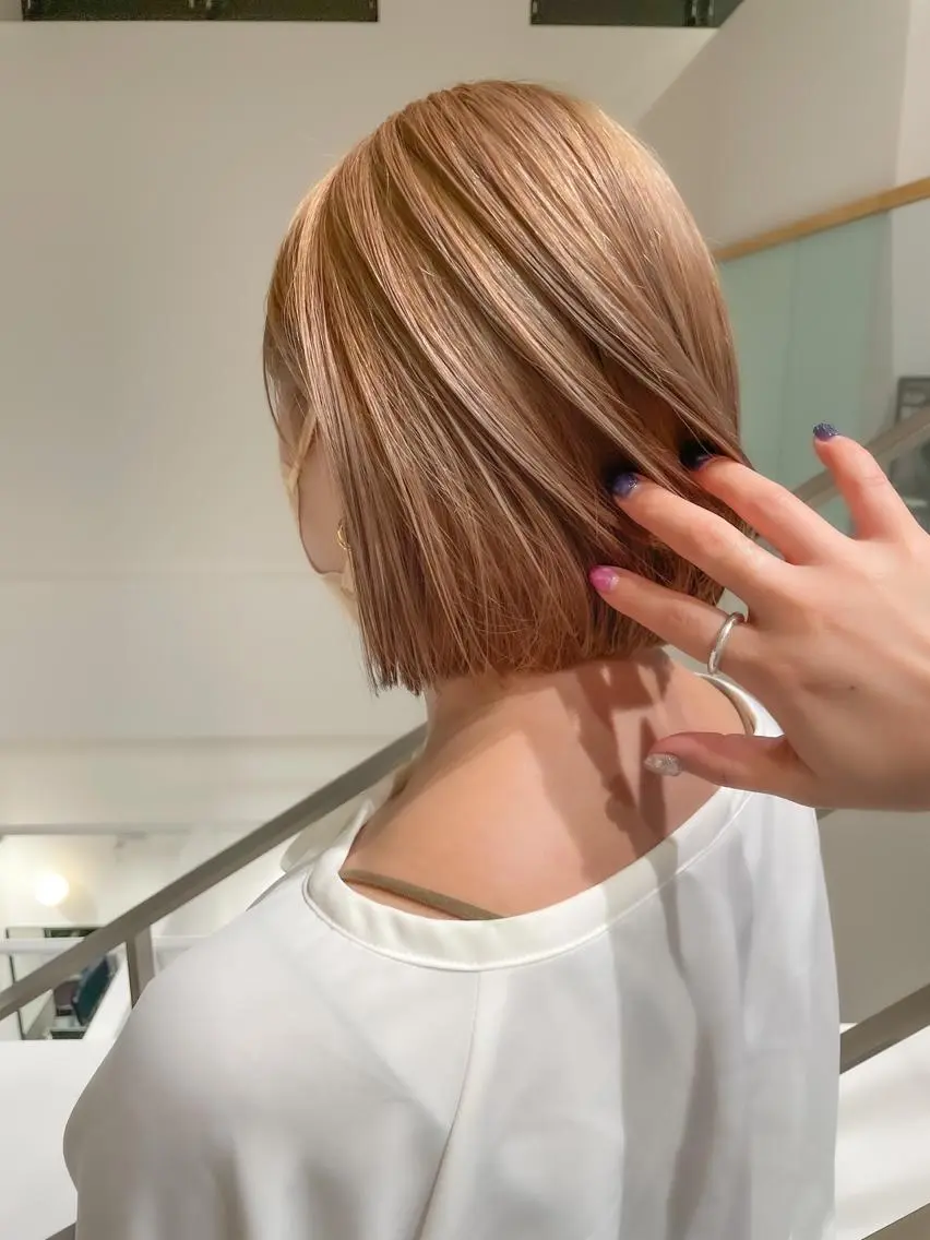 ショート カラー ヘアアレンジ ミニボブ/ブリーチ 🌈MISATOのヘアスタイル