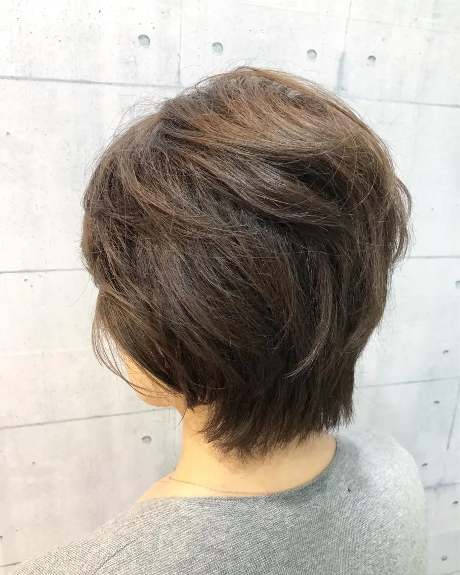 ショート カラー グレージュ カーキグレージュ 金沢 広美のヘアスタイル