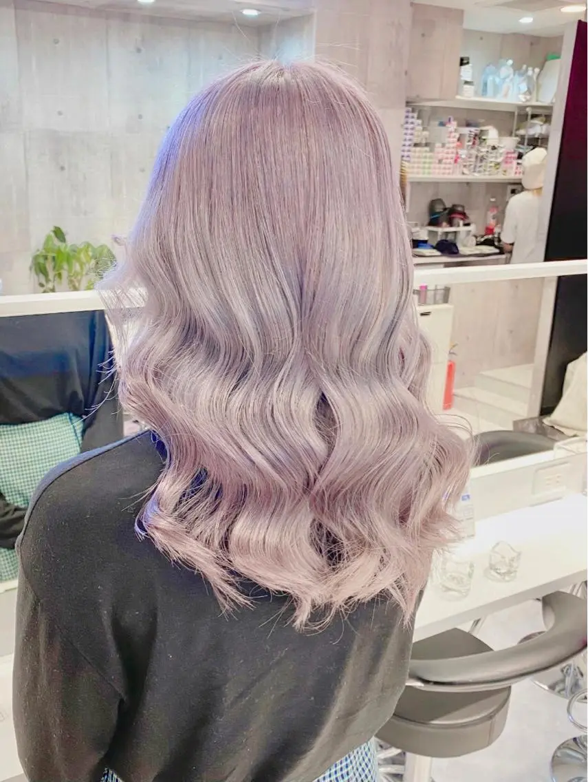 セミロング カラー ヘアアレンジ アッシュ アッシュグレー アッシュグレージュ バレイヤージュ ミストバング ヘアカラー トリートメント ヘアセット 柔らかカラー/ 縮毛矯正YUTO🧋のヘアスタイル