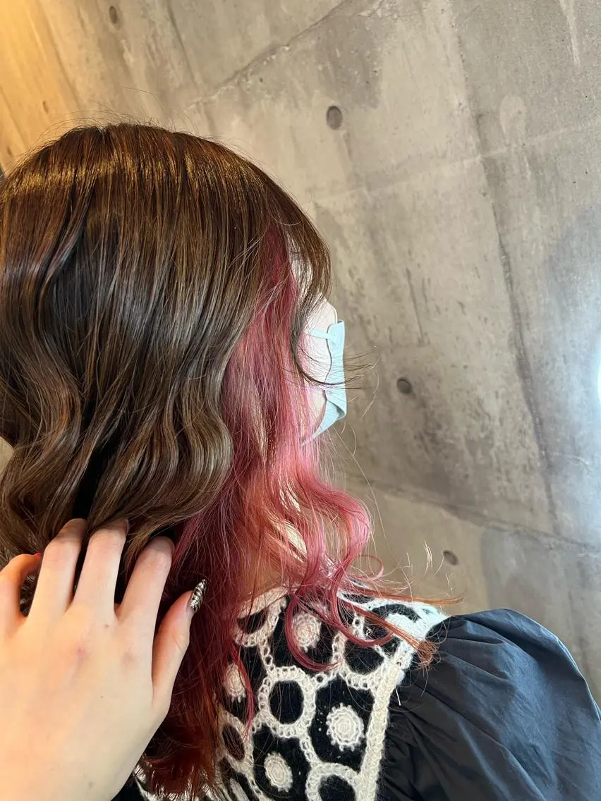 ミディアム カラー ヘアアレンジ シールエクステ ミディアムパーマ バレイヤージュ ダブルカラー グラデーションカラー ミルクティーハイトー ン💖Mikaのヘアスタイル