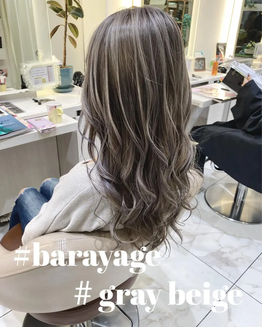 セミロング カラー バレイヤージュ グレージュ レイヤーカット カット ヘアカラー 山崎俊輔/髪質改善 /バレイヤージュのヘアスタイル
