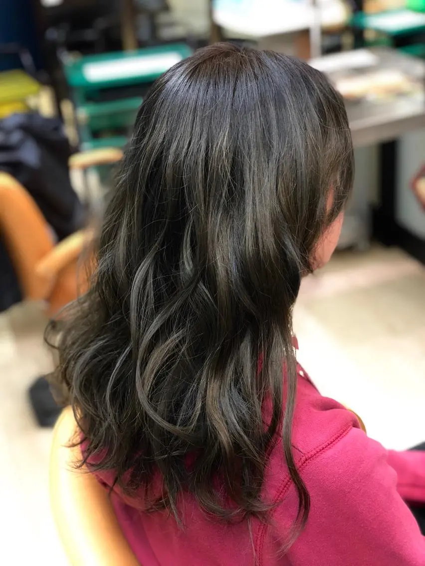 セミロング カラー ハイライトカラー イルミナカラー ハイライト イトウ アキノリのヘアスタイル