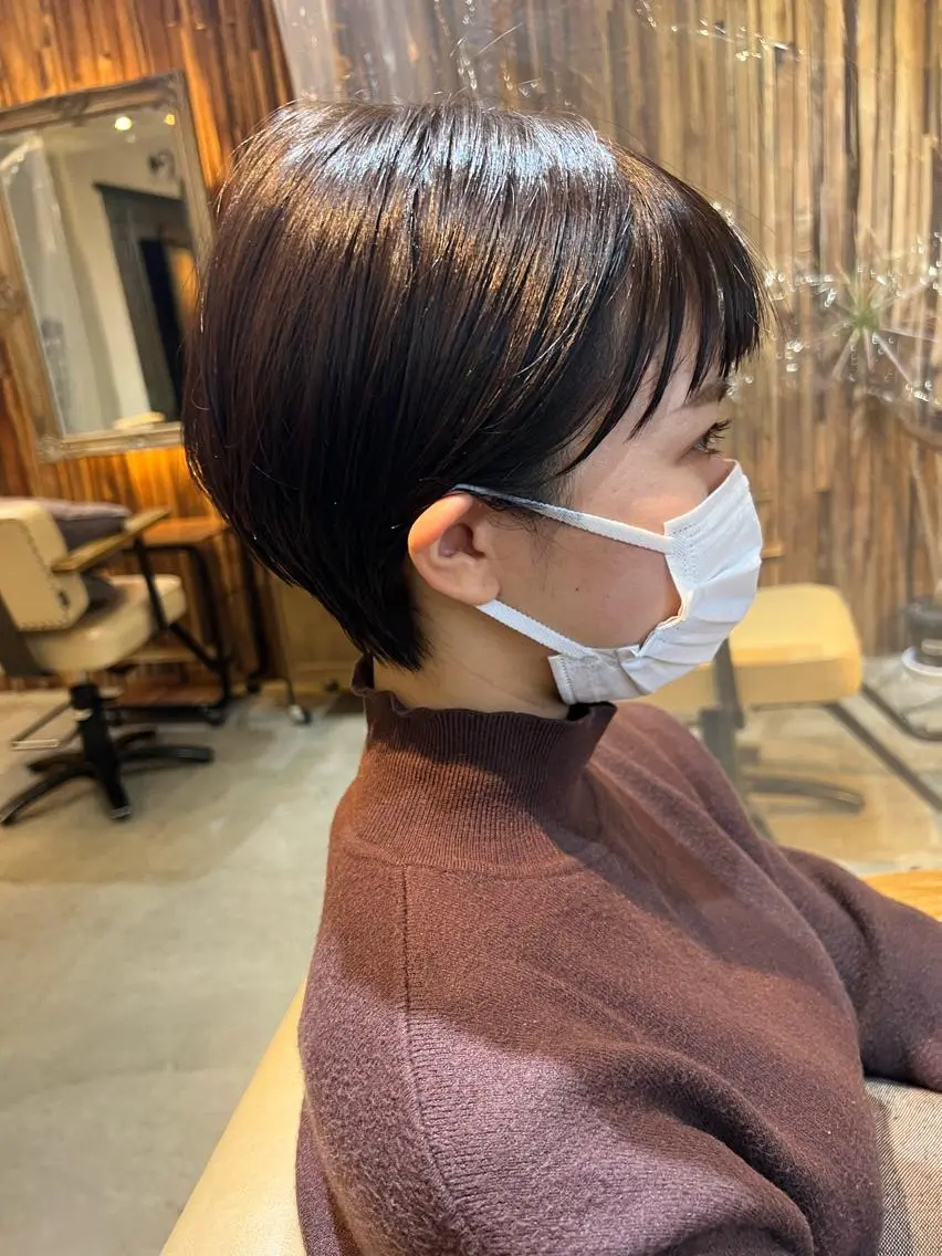 ショート カラー putri 川邉 優花のヘアスタイル